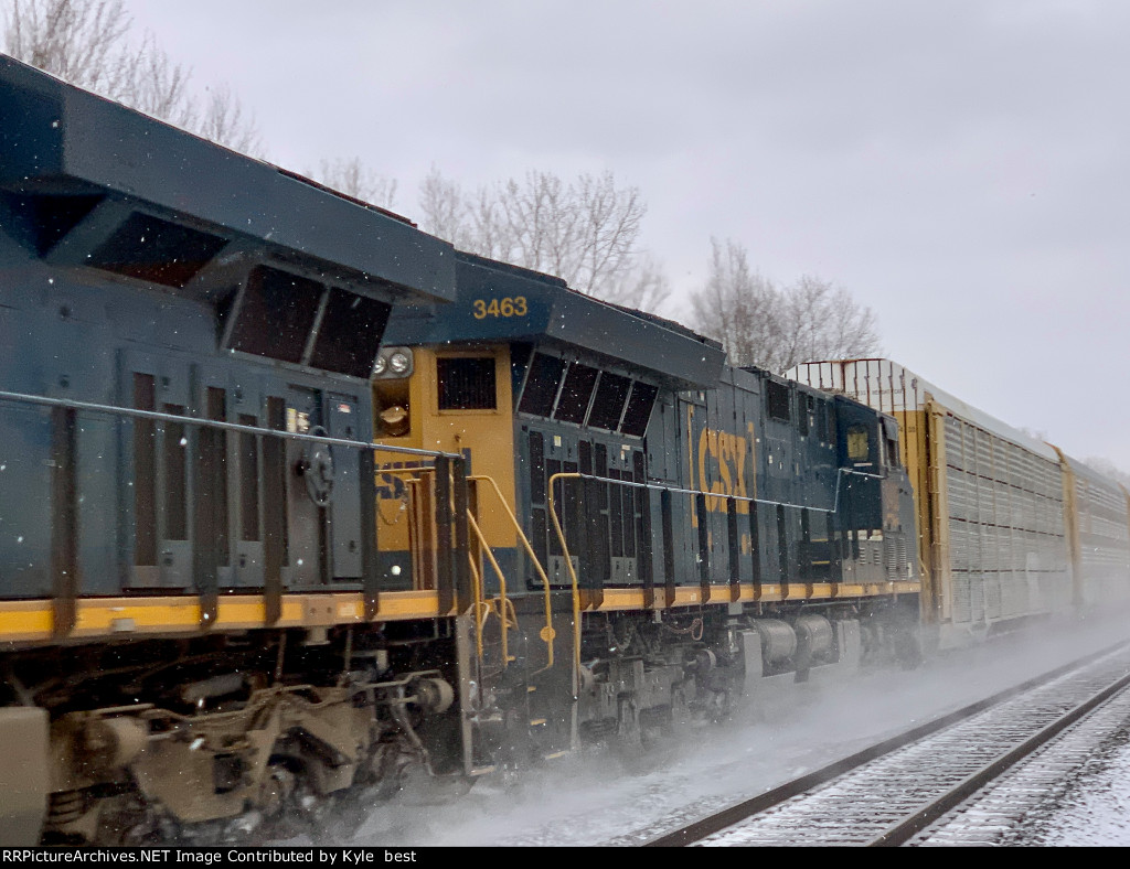 CSX 3463 on Q205